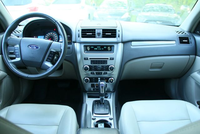 2011 Ford Fusion - Image 21