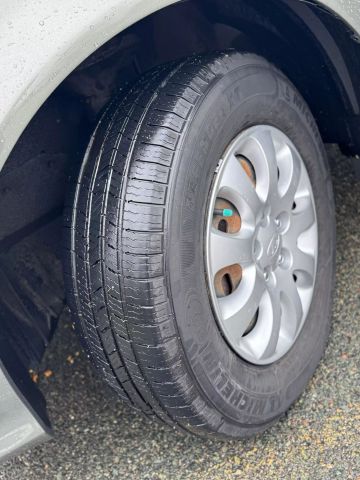 2005 Kia Sedona Ex Minivan 4d - Image 10