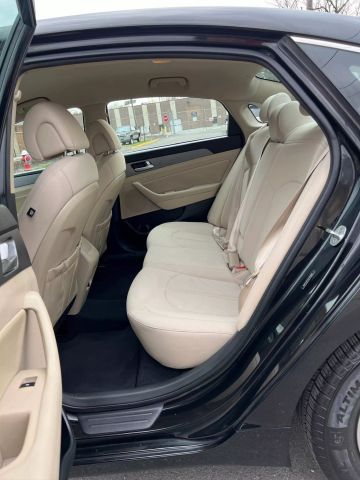 2015 Hyundai Sonata Se Sedan 4d - Image 10