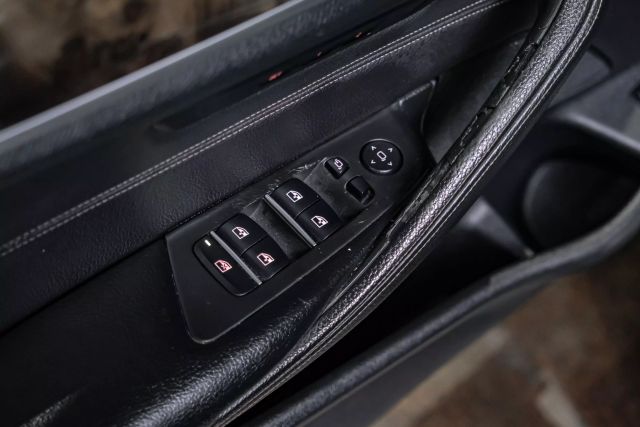 2017 Bmw 5 Series 530i Sedan 4d - Image 38
