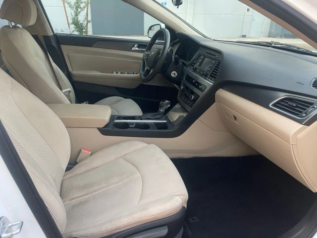 2015 Hyundai Sonata - Image 19