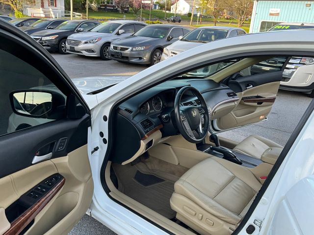 2011 Honda Accord - Image 10