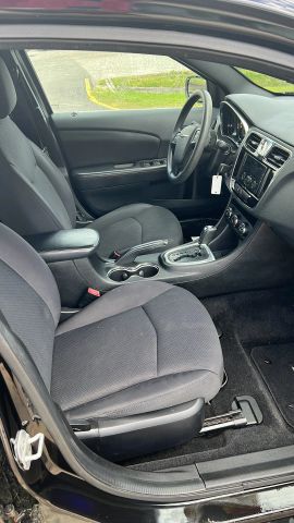 2013 Chrysler 200 - Image 8