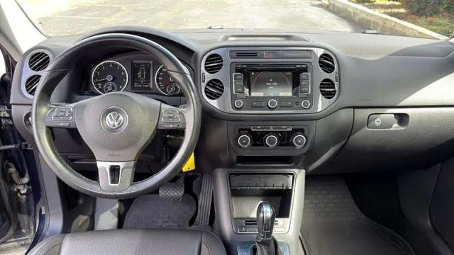 2012 Volkswagen Tiguan - Image 12