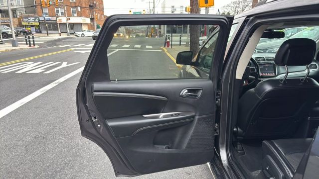 2019 DODGE JOURNEY SUV V6, 3.6 LITER CROSSROAD SPORT UTILITY 4D