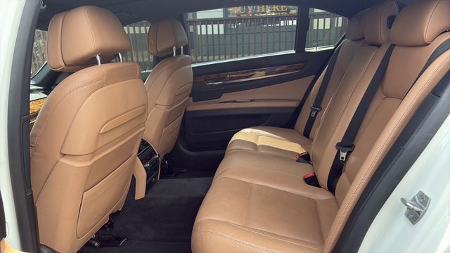 2015 Bmw 7 Series - Image 13