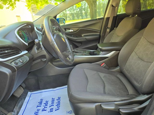 2017 Chevrolet Volt - Image 18