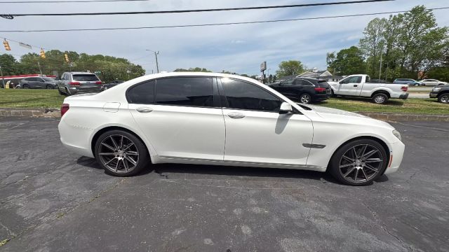 2015 Bmw 7 Series - Image 4