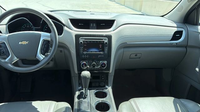 2017 Chevrolet Traverse - Image 24