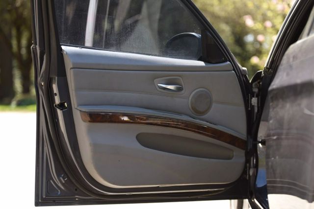 2006 Bmw 3 Series - Image 11