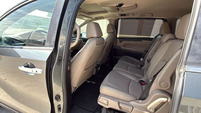 2018 Honda Odyssey - Image 12