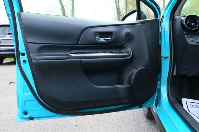 2018 Toyota Prius C - Image 9