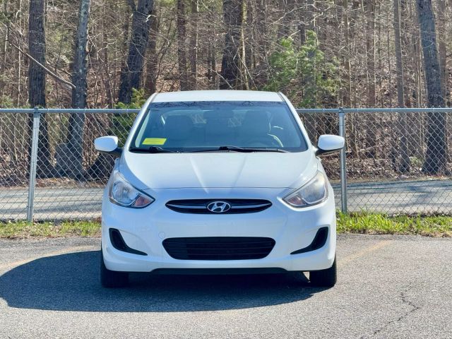 2016 Hyundai Accent Se Hatchback 4d - Image 2