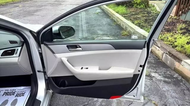 2019 Hyundai Sonata - Image 14