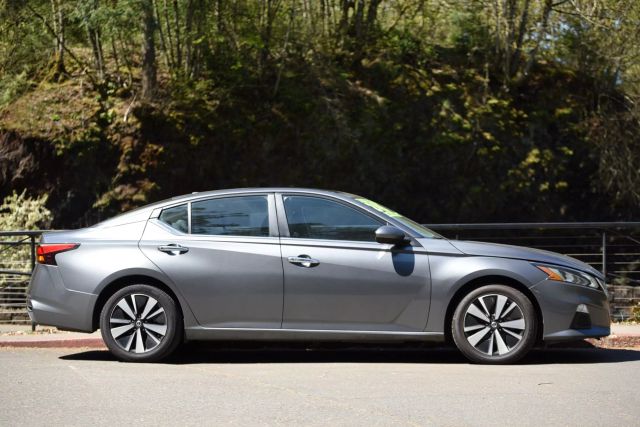 2021 Nissan Altima - Image 20
