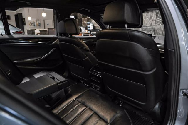 2017 Bmw 5 Series 530i Sedan 4d - Image 31