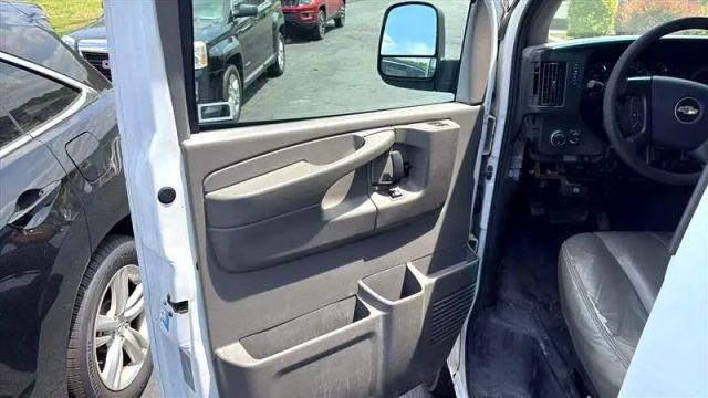 2015 Chevrolet Express 2500 Cargo - Image 8