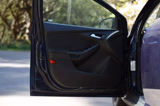 2016 Ford Focus - Image 14