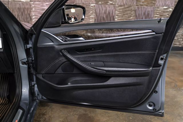 2017 Bmw 5 Series 530i Sedan 4d - Image 39
