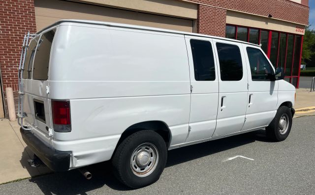 2005 Ford E150 Super Duty Cargo - Image 5