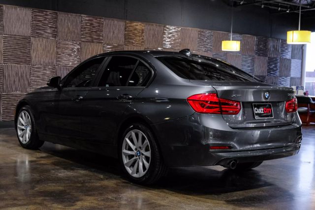 2018 Bmw 3 Series 320i Xdrive Sedan 4d - Image 9