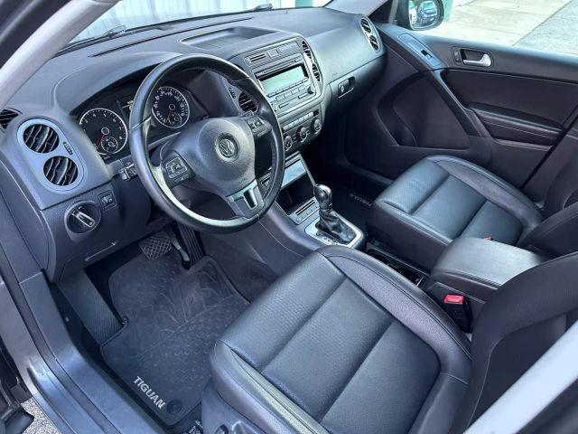 2014 Volkswagen Tiguan - Image 16
