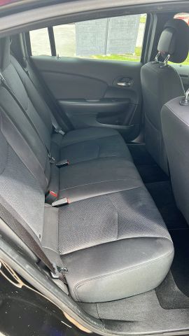 2013 Chrysler 200 - Image 6