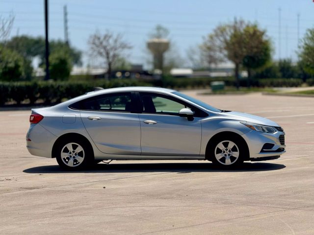 2016 Chevrolet Cruze - Image 5