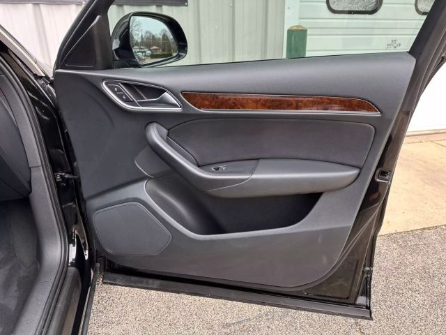 2017 Audi Q3 - Image 24