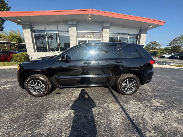 2018 Jeep Grand Cherokee - Image 9