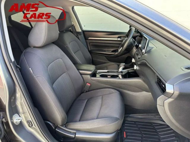 2021 Nissan Altima - Image 19