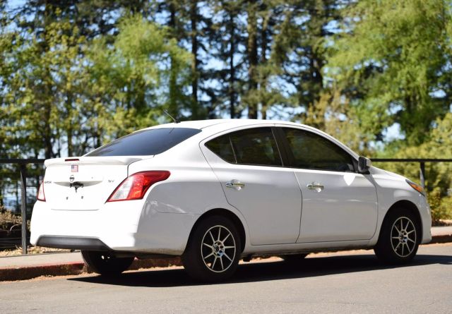 2018 Nissan Versa - Image 17