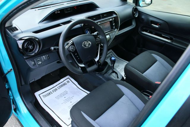 2018 Toyota Prius C - Image 17