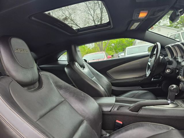 2014 Chevrolet Camaro - Image 13