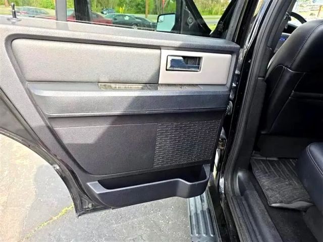 2017 Ford Expedition - Image 20