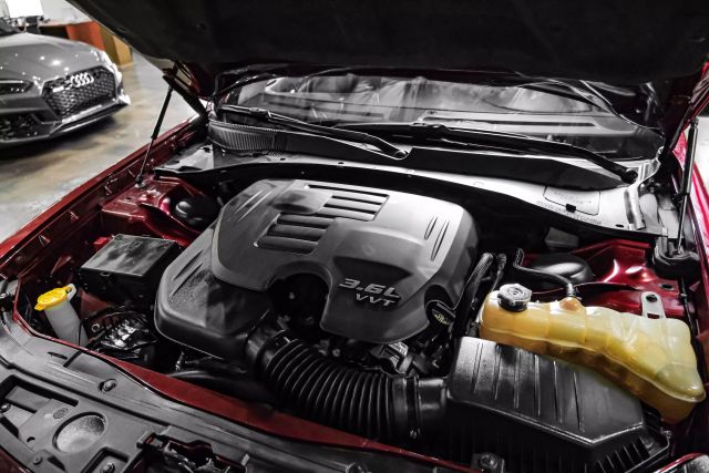 2020 Chrysler 300 300 Touring L Sedan 4d - Image 41