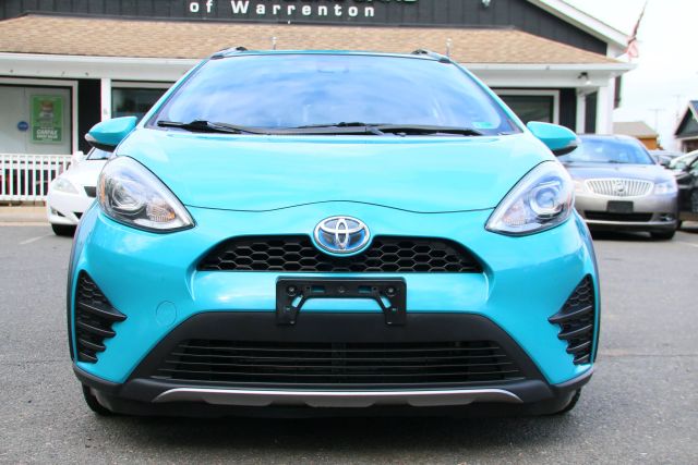 2018 Toyota Prius C - Image 2