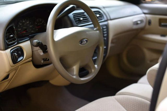 2001 Ford Taurus - Image 20