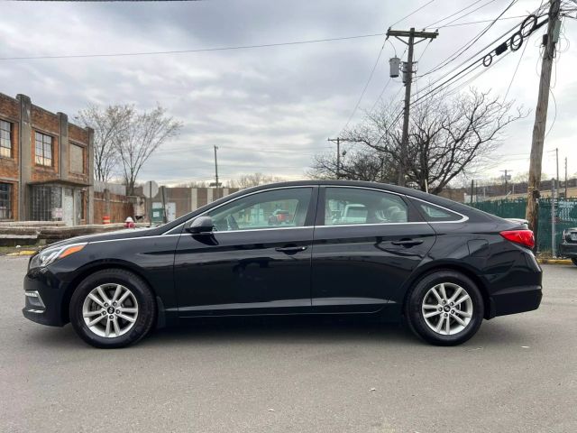 2015 Hyundai Sonata Se Sedan 4d - Image 6