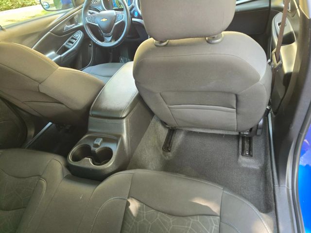 2017 Chevrolet Volt - Image 34