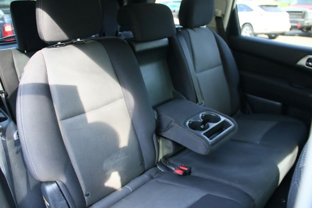 2017 Nissan Pathfinder - Image 20