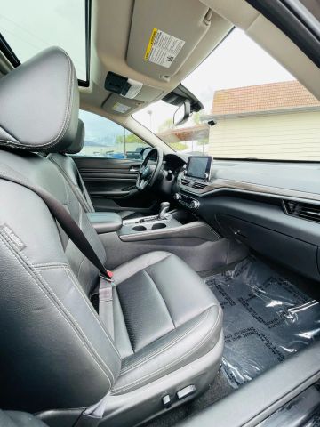 2019 Nissan Altima - Image 23