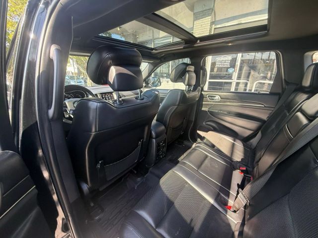 2018 Jeep Grand Cherokee - Image 21