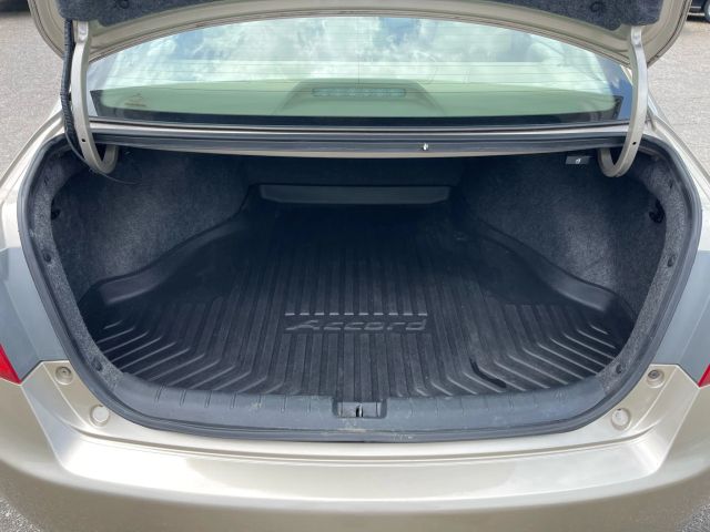 2015 Honda Accord - Image 13