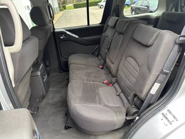 2009 Nissan Pathfinder - Image 17
