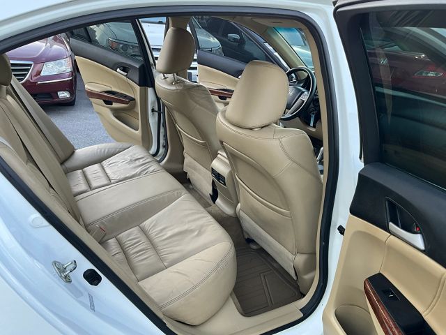 2011 Honda Accord - Image 13