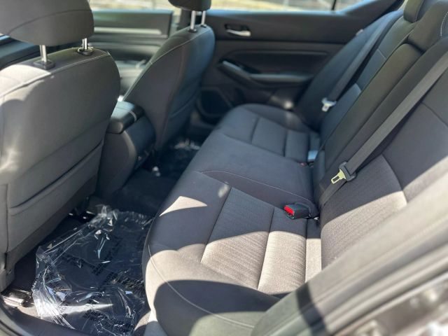 2021 Nissan Altima - Image 11