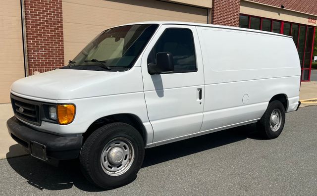 2005 Ford E150 Super Duty Cargo - Image 8