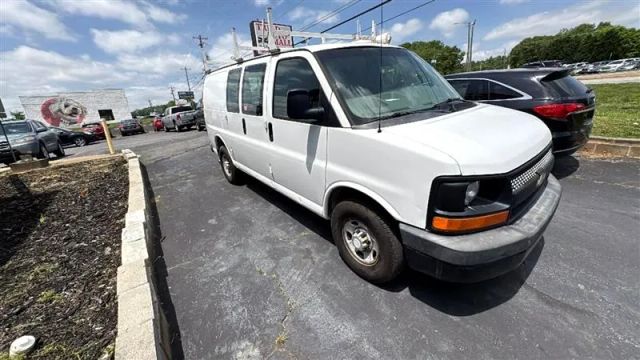 2015 Chevrolet Express 2500 Cargo - Image 3