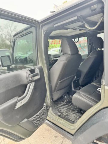 2015 Jeep Wrangler Unlimited Rubicon Sport Utility 4d - Image 7